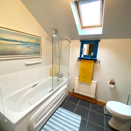 3 Bedroom House Located In Centre Of Semesterbostad