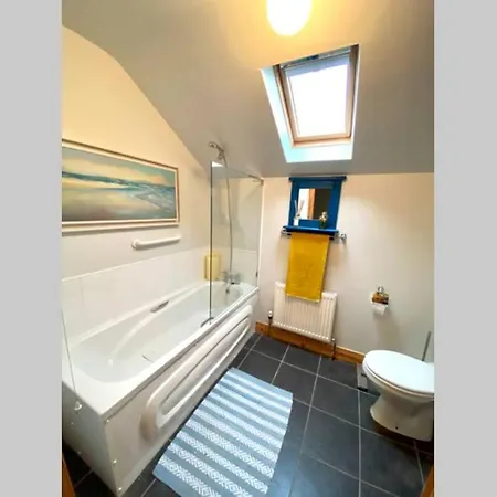 Holiday home 3 Bedroom House Located In Centre Of