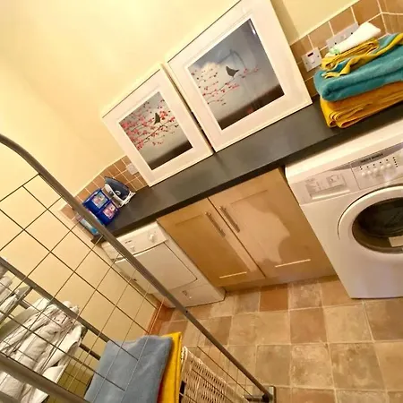 3 Bedroom House Located In Centre Of Holiday home