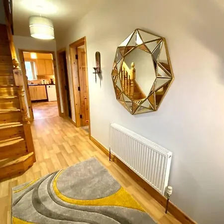 Holiday home 3 Bedroom House Located In Centre Of *