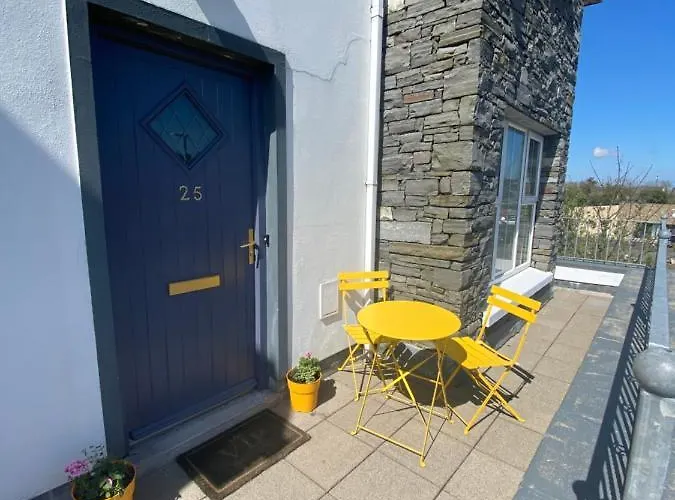 3 Bedroom House Located In Centre Of * Carndonagh